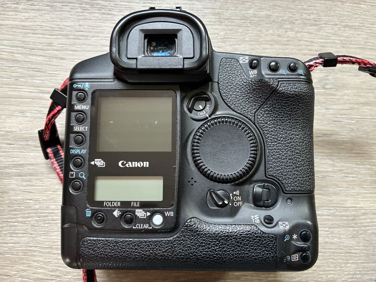 Canon Kamera: Spiegelreflexkamera Canon EOS-1D, 5 Objektive, 2 Conve – Gebraucht aus Zürich von Brf 9