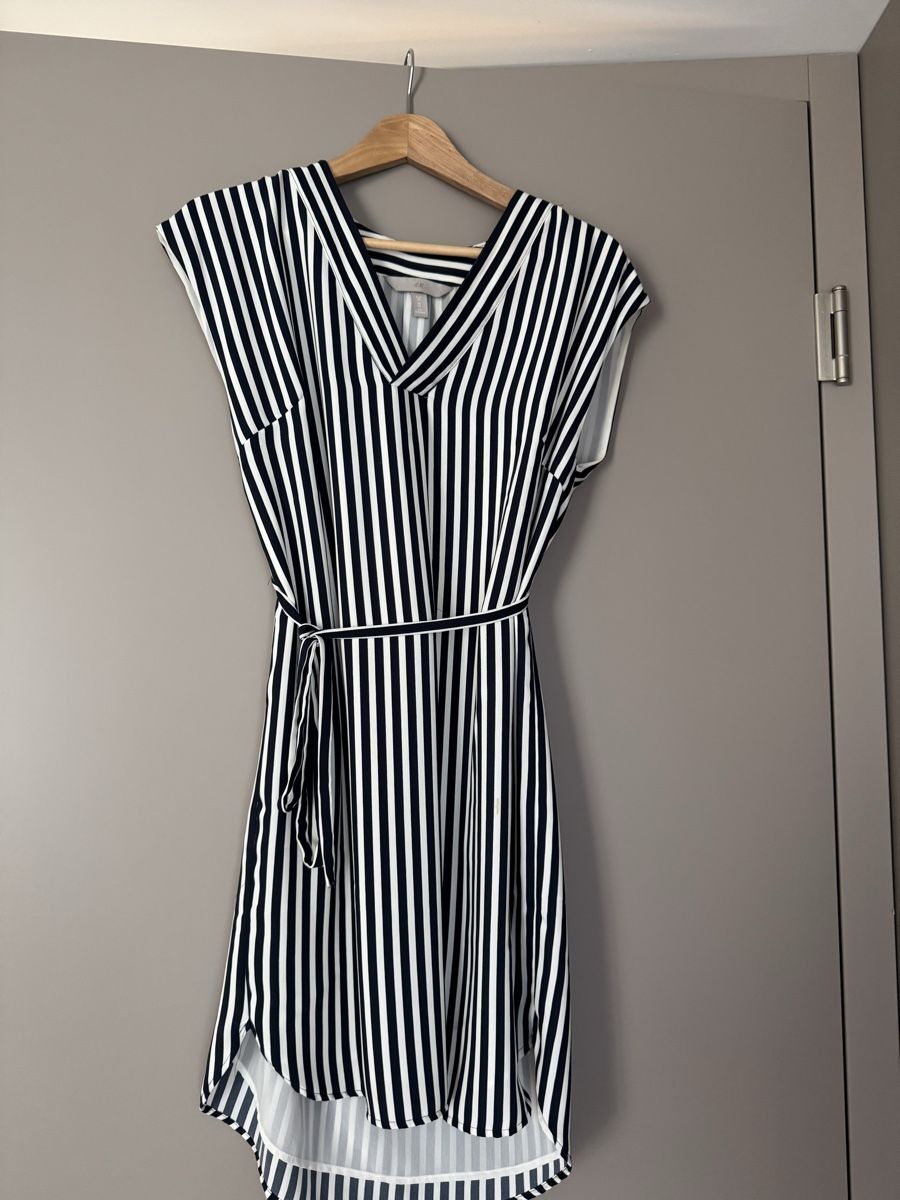 H&M Vestiti: H&M Sommerkleid 38 – Nuovo (secondo la descrizione) da Zürich venduto da awe_flq9