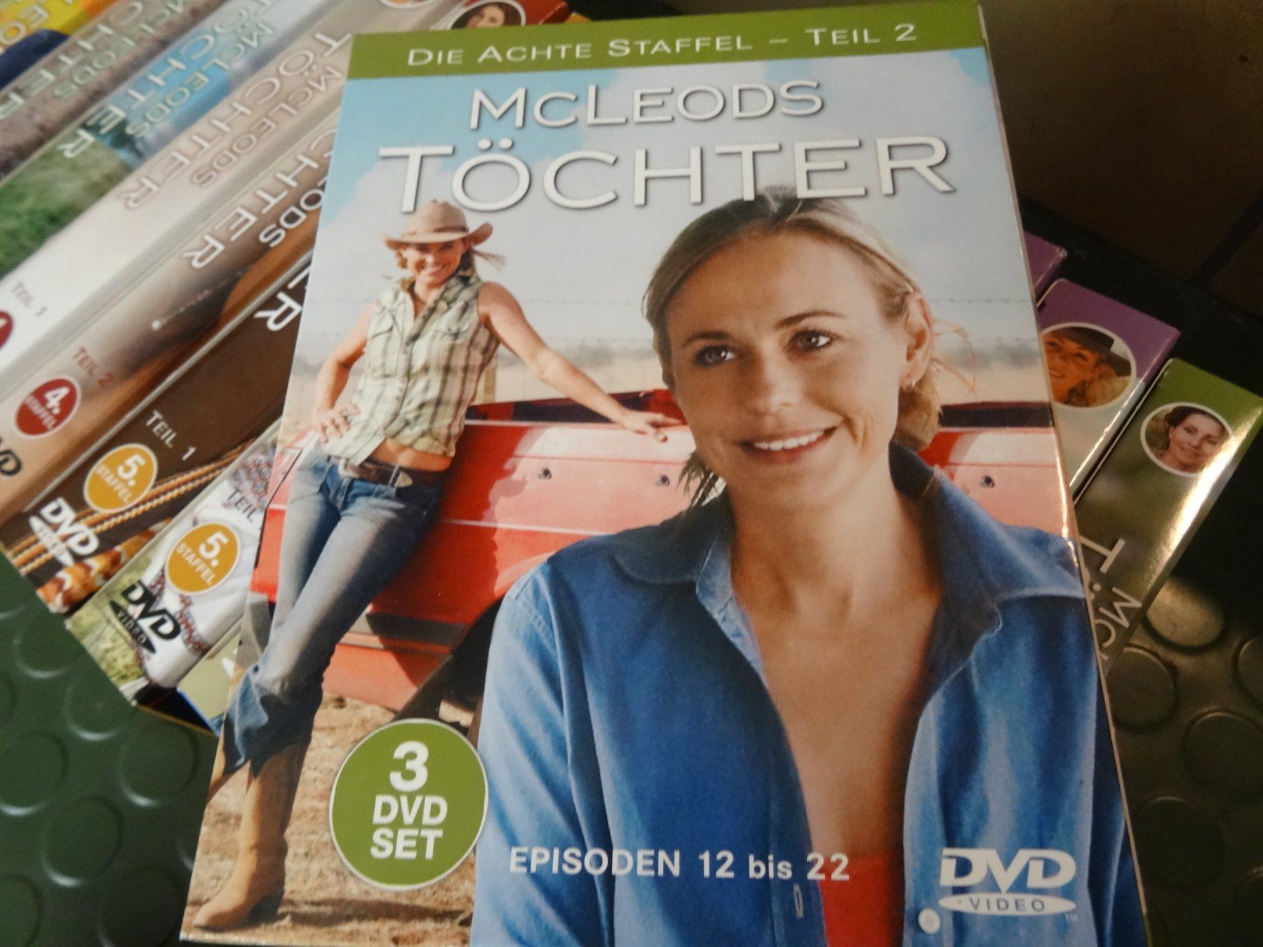 Alle DVDs: McLeods Töchter Staffel 1-8 DVD – Gebraucht aus Olten von Disc-Verkauf 1