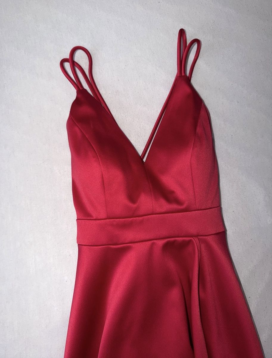 Vestiti: Rotes Satin Abendkleid – Nuovo (secondo la descrizione) da Oftringen venduto da soraia.i 1