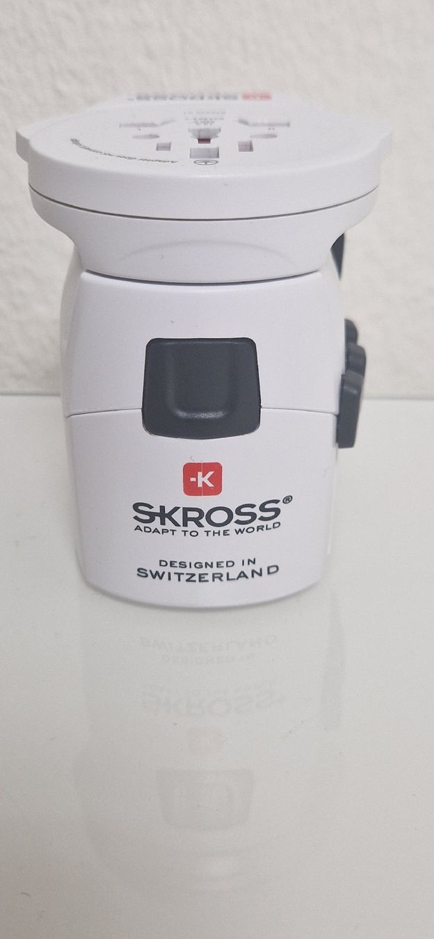SKROSS Laufwerke & Adapter: SKROSS Reise Adapter – Gebraucht aus Embrach von Musti20