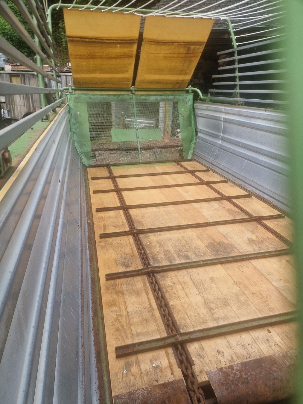 Krone Tutte le macchine: KRONE Ladewagen – Usato da Sumiswald venduto da ForstCounty 4