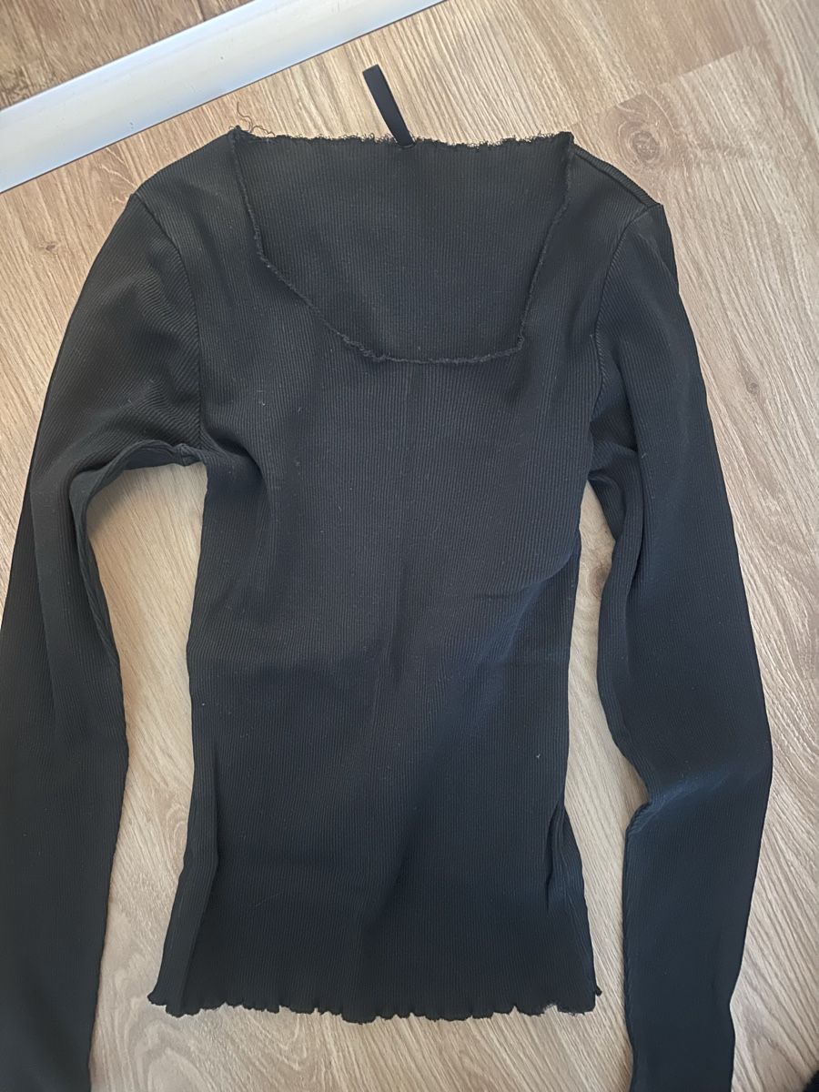 Pullover & Sweatshirts: Pullover noir – Gebraucht aus Biel/Bienne von Eri_25px