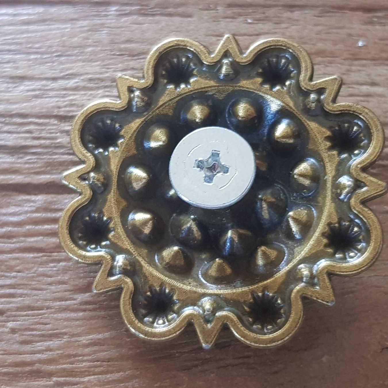 Spille & Fermagli: Western Concho (35x35mm) – Nuovo e nell'imballaggio originale da Menziken venduto da Zyropa 2
