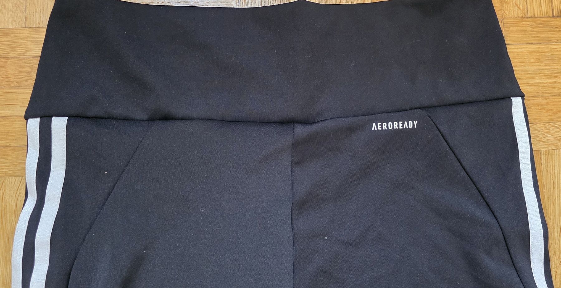 Adidas Pantaloni: pantalon 3/4  /Legging Noir Adidas Taille L – Usato da Yverdon-les-Bains venduto da van_dq65 7