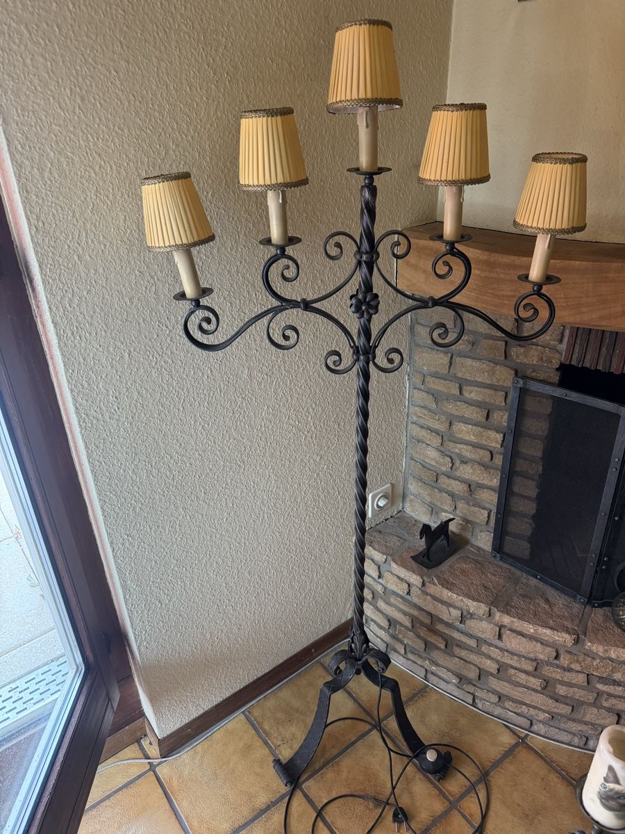 Lampes: Alte Ständerlampe – D'occasion à Glattbrugg par Xena14