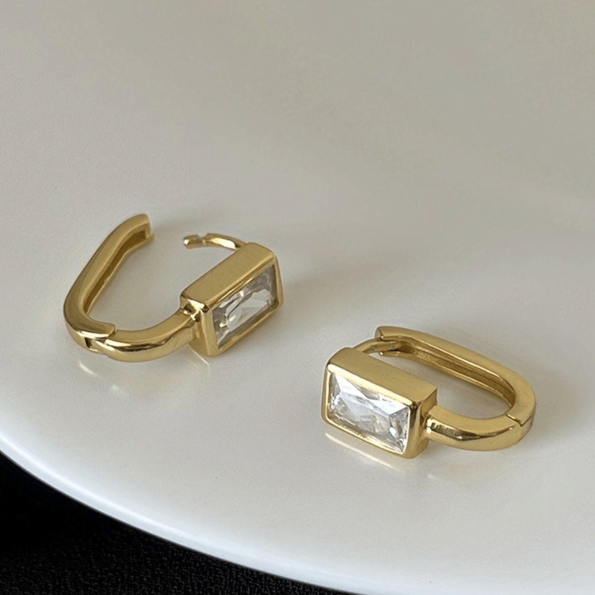 Boucles d'oreille: Vergoldete Kreolen mit Stein oval – Neuf avec emballage d'origine à Laufen par Bellavitaboom 3