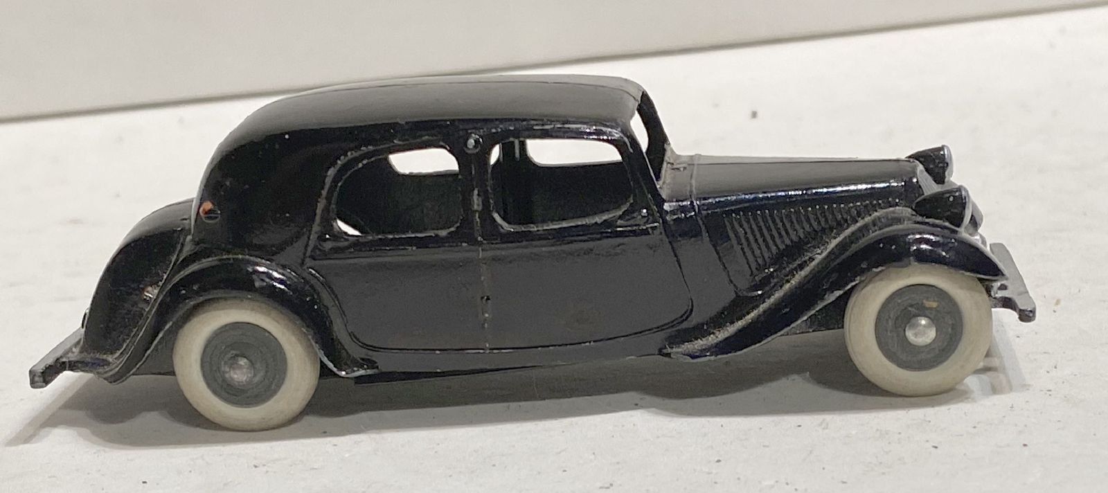 Miniature JRD – Citroën Traction 11 CV – Malle Bombée – 1/43 – Noire – France