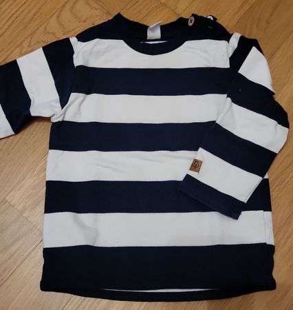 Süsses Baby-Shirt mit Streifen, Grösse 74, Pullover