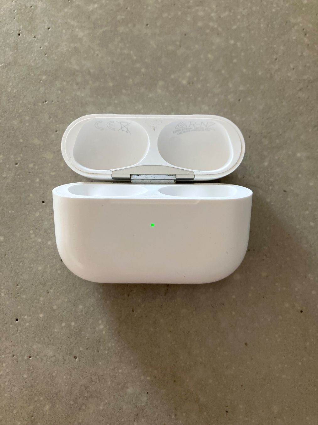 Apple Casques audio: APPLE AIRPODS PRO 2 Case – D'occasion à Lausanne par mr.v