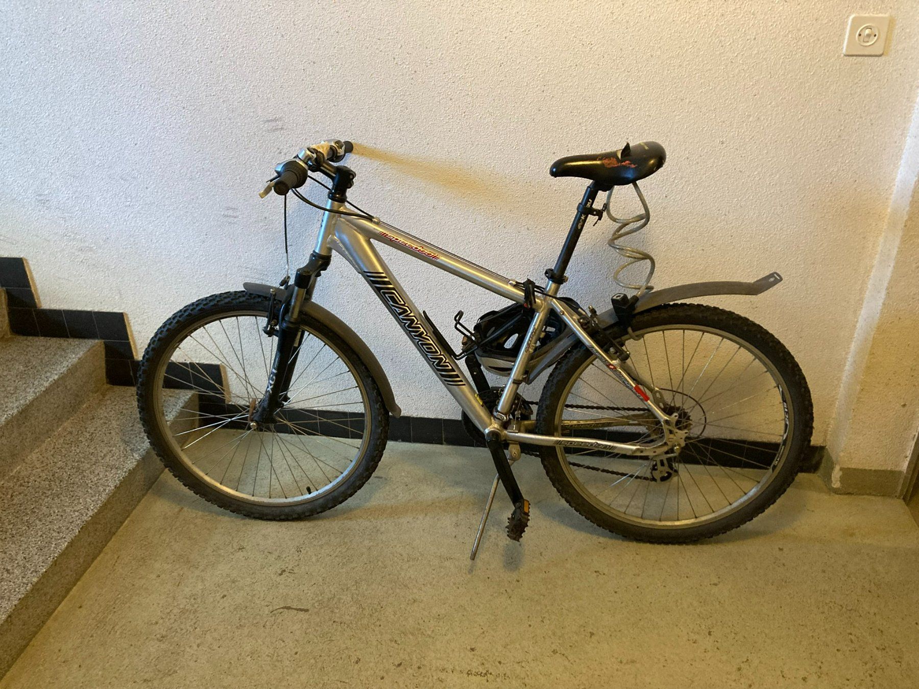 Velos: Bahnhof Velo – Gebraucht aus Niederscherli von ypsilon315