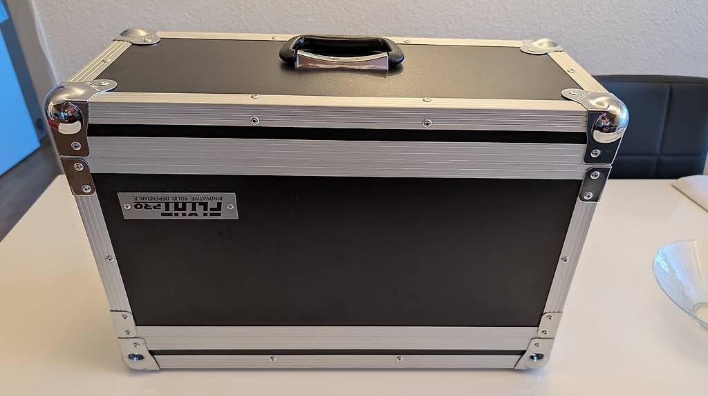 Soundcraft Console di mixaggio: Soundcraft UI12 + mini PC + Touchscreen – Usato da Balgach venduto da Bassman4 4