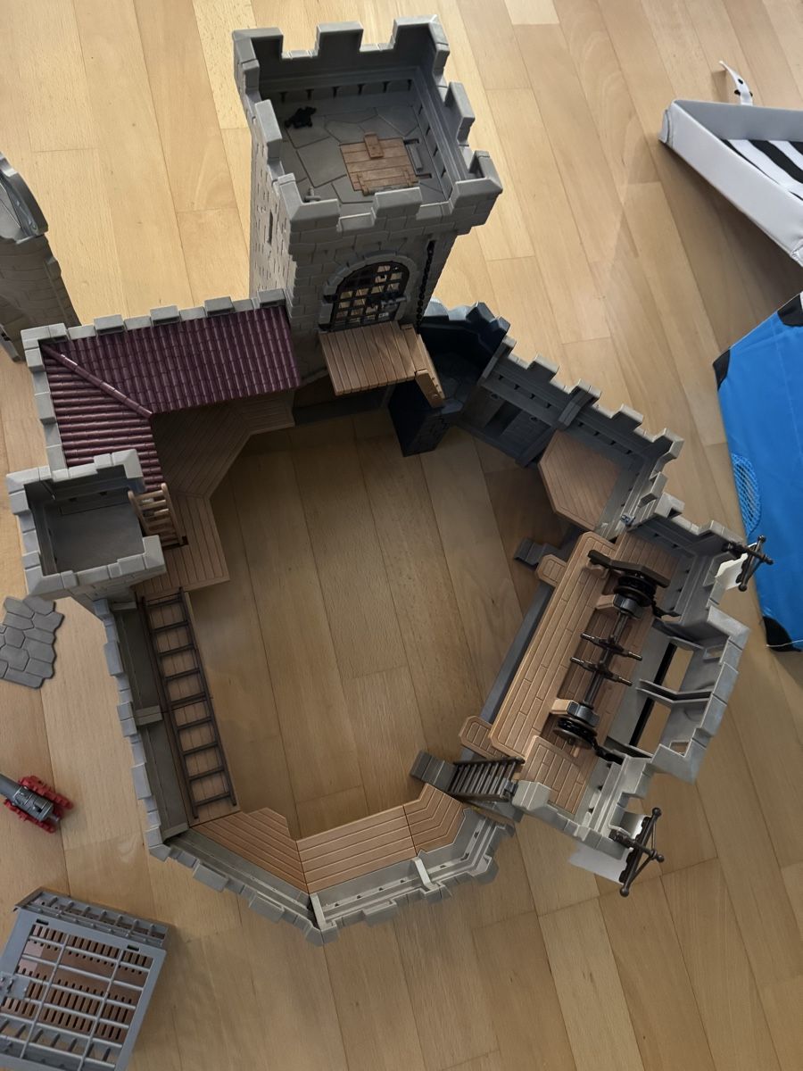 Playmobil Giocattoli: Ritterburg Playmobil – Usato da Ermatingen venduto da Pinggu02 2