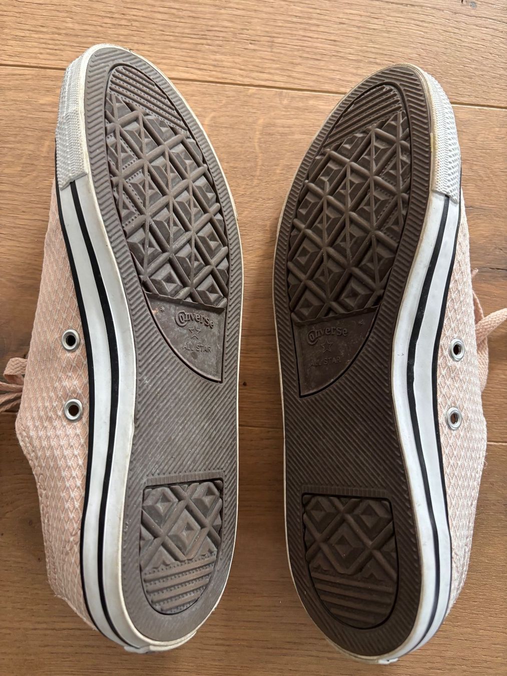 Converse Damenschuhe: 👟 ✨ Converse, Rosa – Grösse 37.5 – Gebraucht aus Uzwil von te_l2qc 1