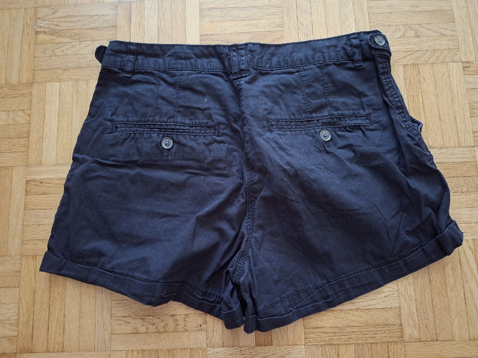 H&M Pantalons: Short noir H&M taille 40 été ☀️ – D'occasion à Plan-les-Ouates par Laly_92 1