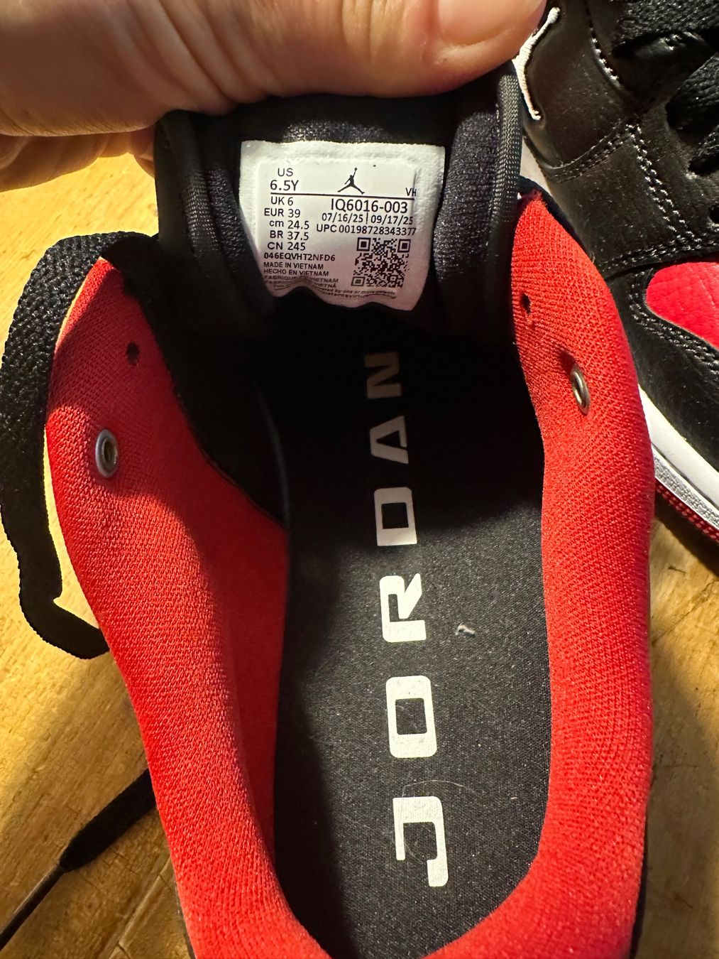 Jordan Scarpe da uomo: Brand new Jordans size 39 – Nuovo e nell'imballaggio originale da Bern venduto da Paroula 2