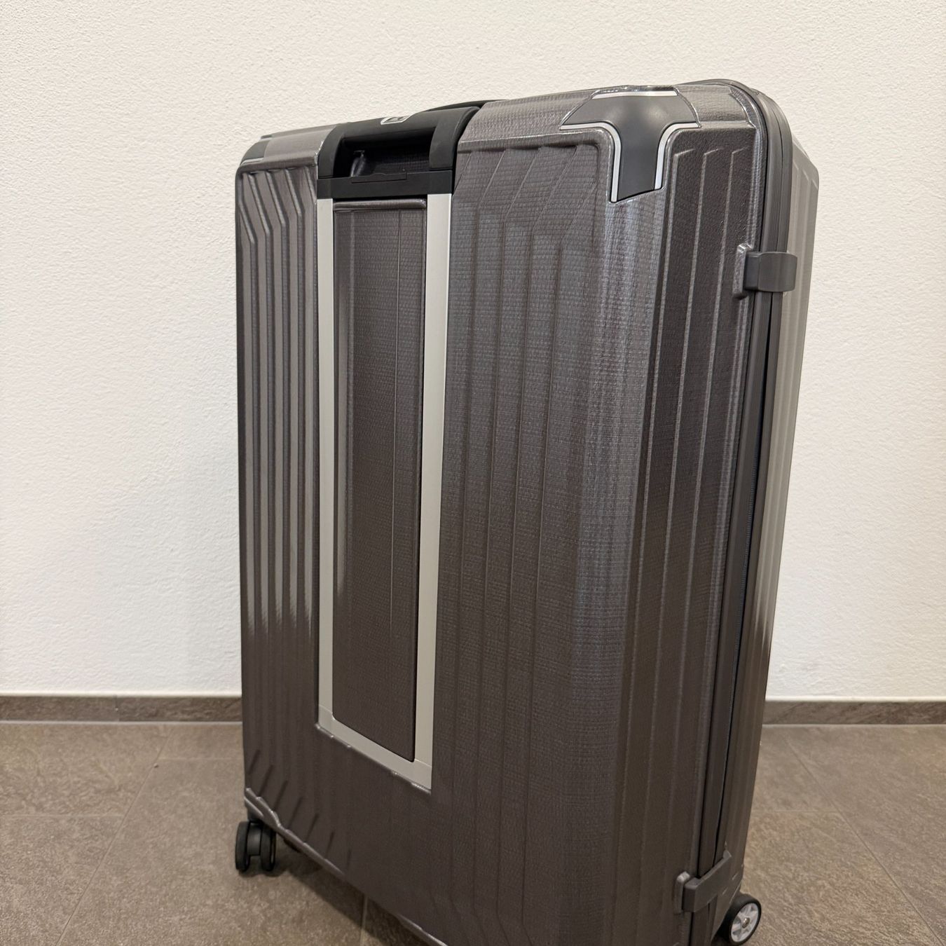 Samsonite Valigie: Neuer Koffer Samsonite Lite Box Spinner 81/30 Eclipse Grey – Nuovo (secondo la descrizione) da Balzers venduto da dassandro 5