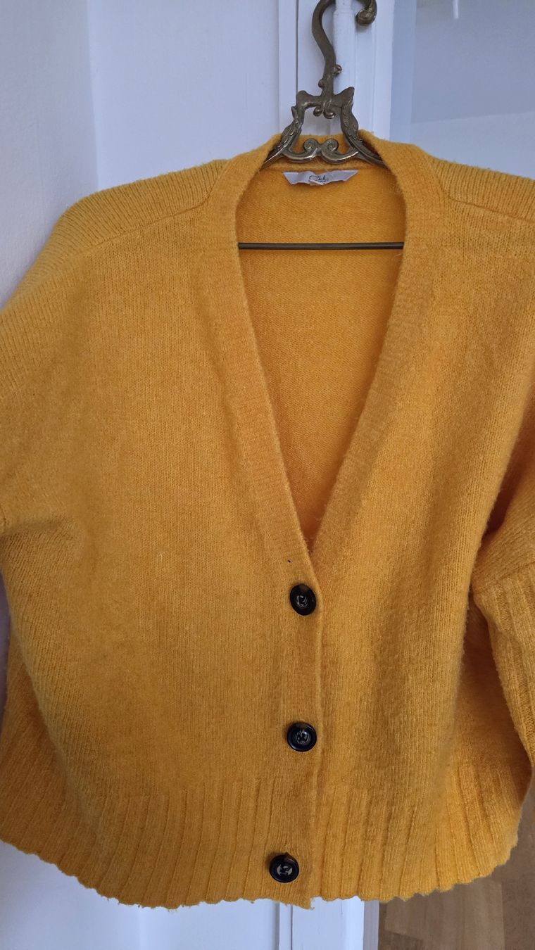 Jacken: Warme Strickjacke in Gelb, Grösse L – Gebraucht aus Zürich von mis_2kxn 1