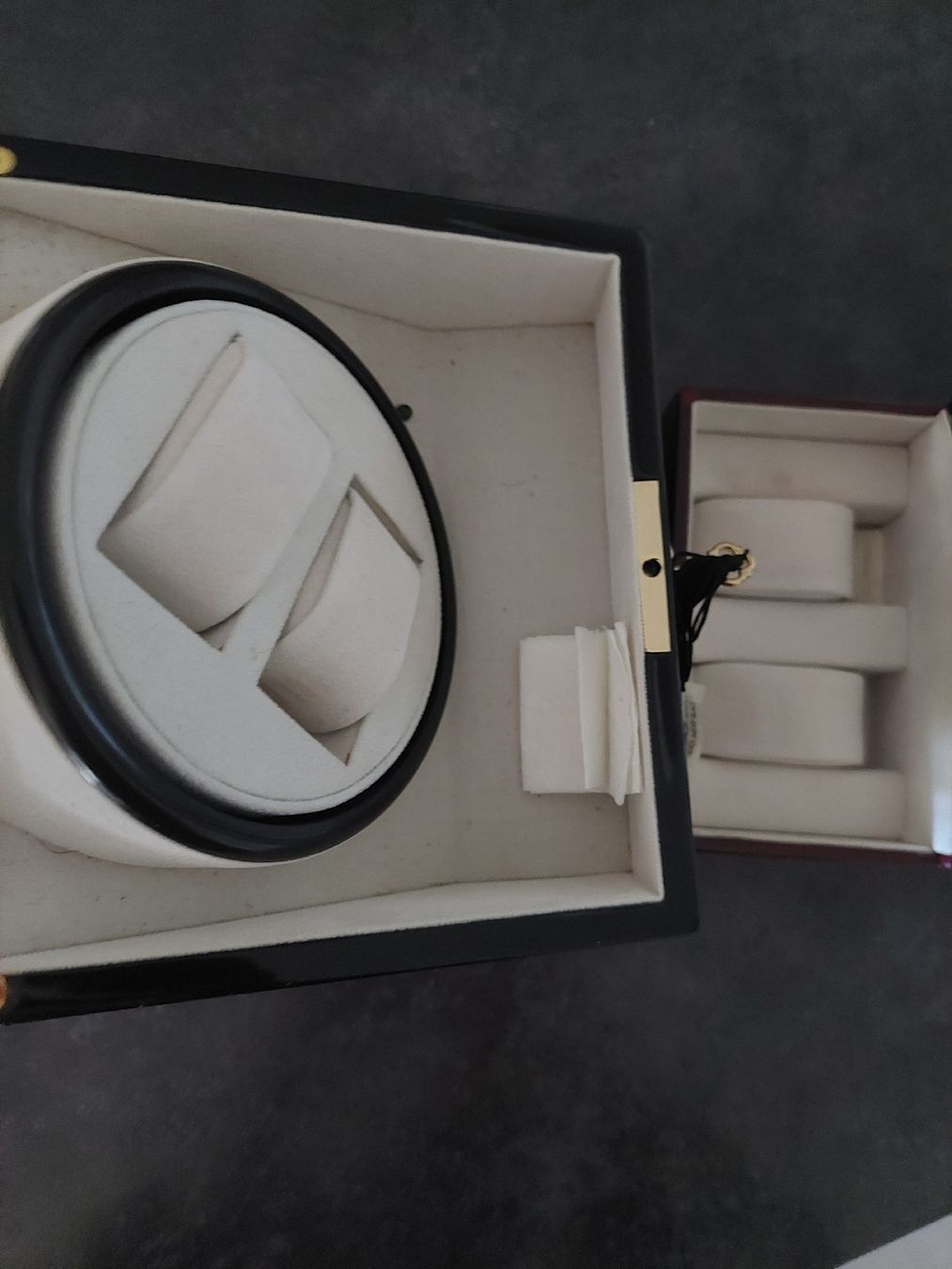 Cofanetto carica e porta orologi: Remontoir pour montres automatiques  – Nuovo (secondo la descrizione) da Le Locle venduto da wchs 3