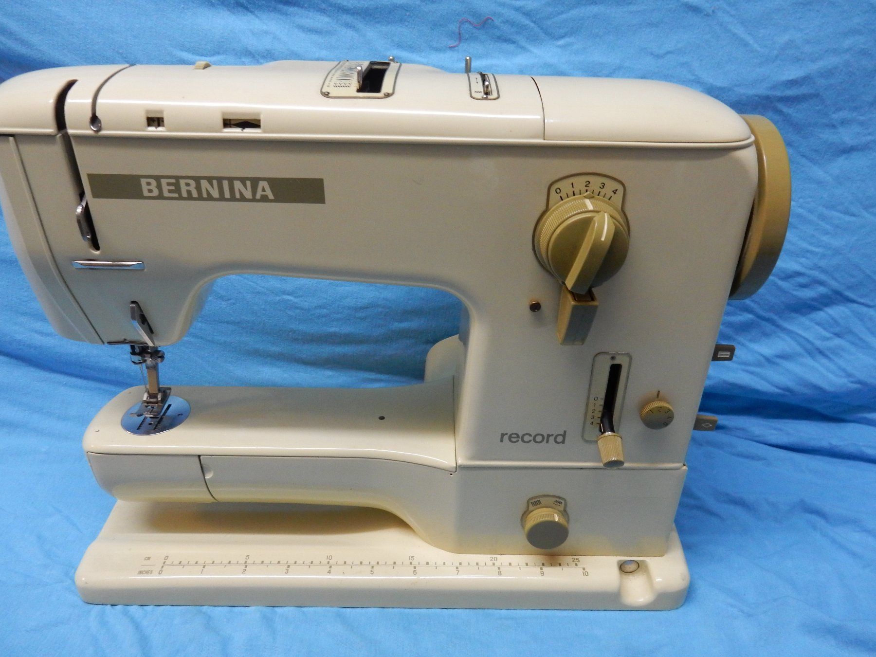 Bernina Machines à coudre: Bernina 730        26100 – D'occasion à Watt par Mariposa49