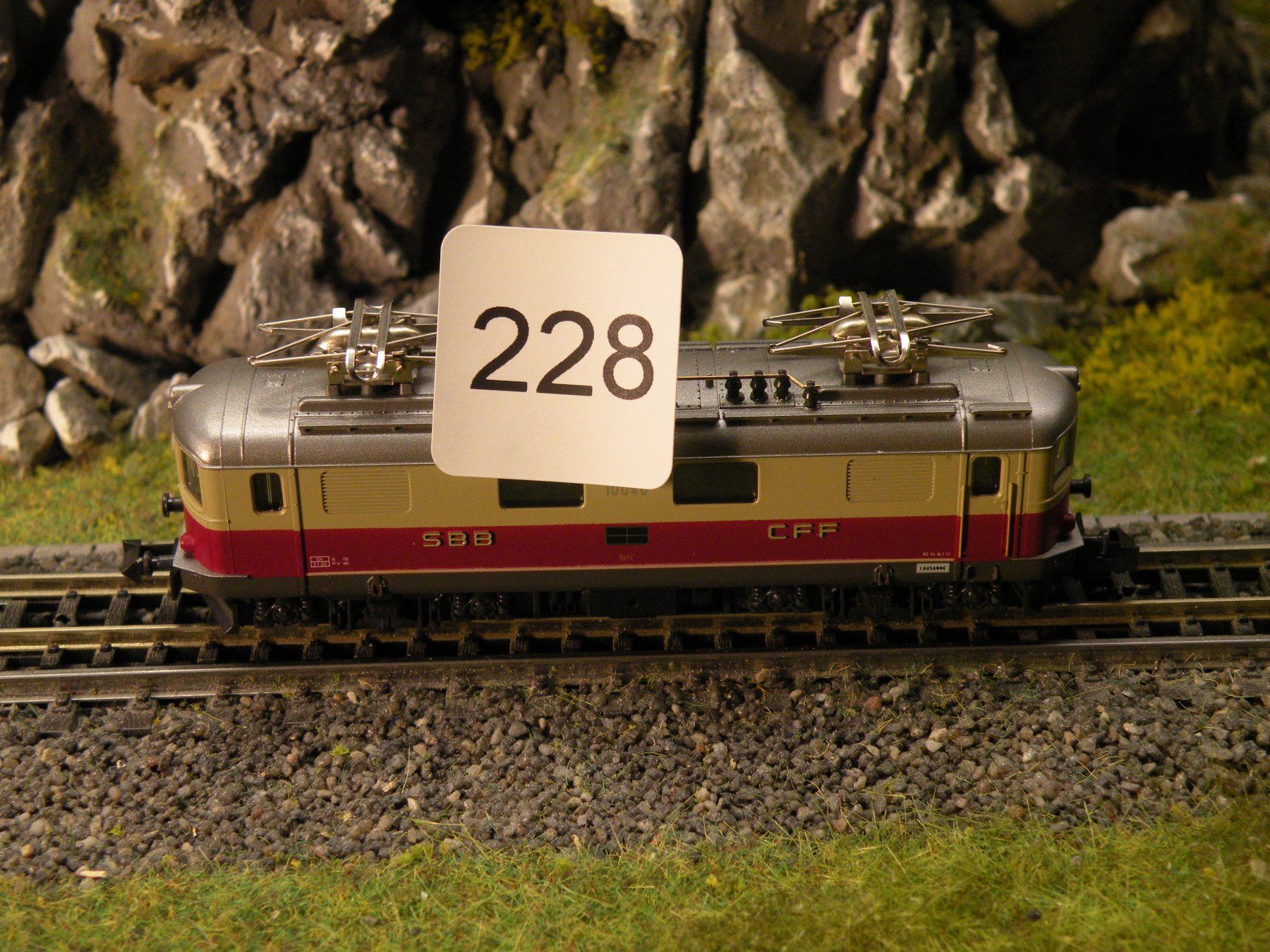 Hobbytrain Modellini di ferrovie: SBB CFF Lok Re 4/4 I  TEE, N, 228 – Usato da Steffisburg venduto da loki36