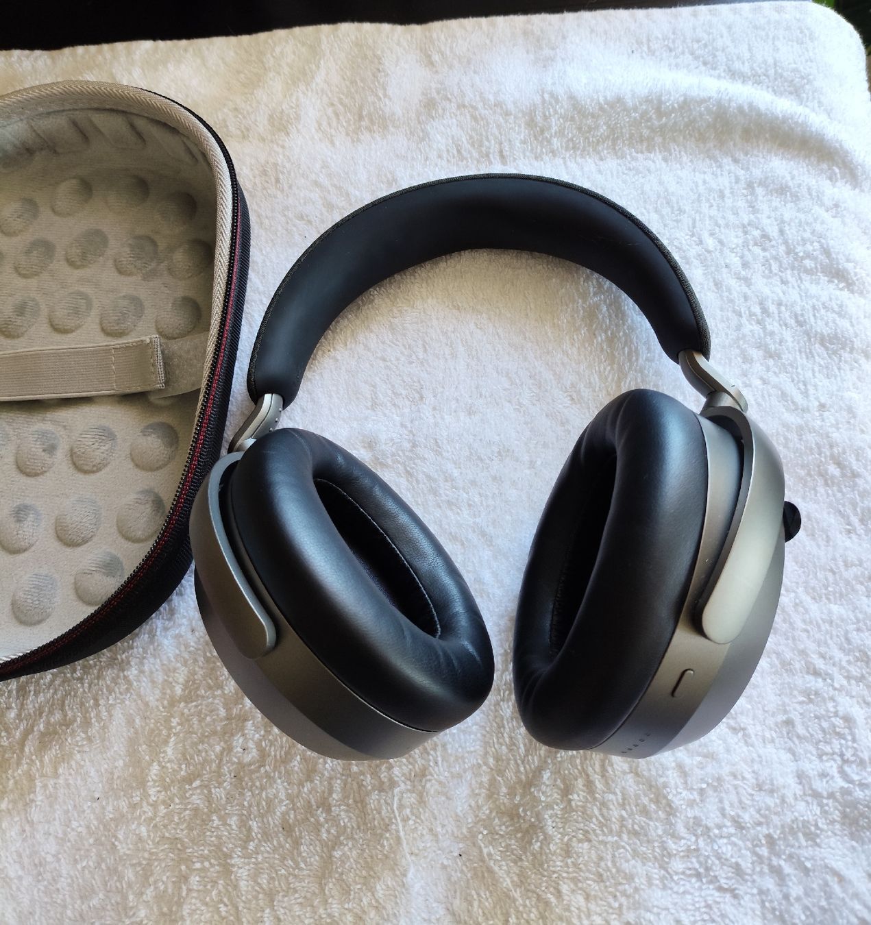 Sennheiser Cuffie: Sennheiser Momentum 4 Wireless ANC, Bluetooth Kopfhörer  – Usato da Zollikofen venduto da zar_j67f 1