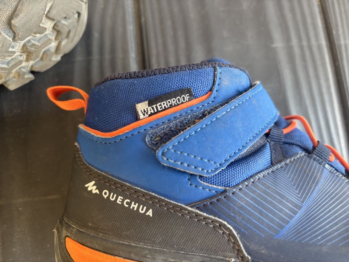 Decathlon Scarpe per ragazzi: Kinder Wanderschuhe Quechua Grösse 32 waterproof blau – Usato da Grosswangen venduto da Sunnyday35 3