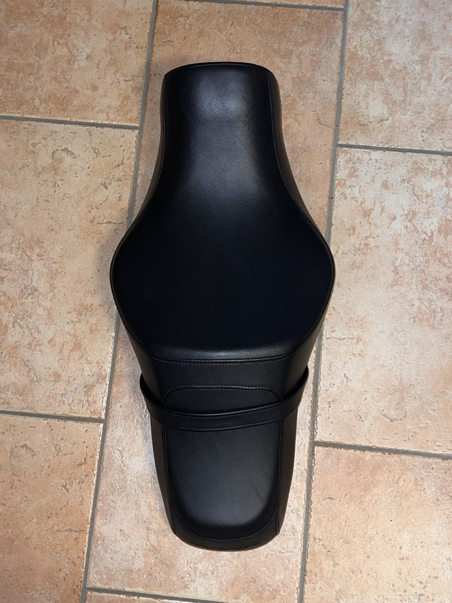 Harley-Davidson Tutti i ricambio per moto: Doppel Sitzbank  Sportster Harley Davidson  – Usato da schellenberg venduto da freefostore