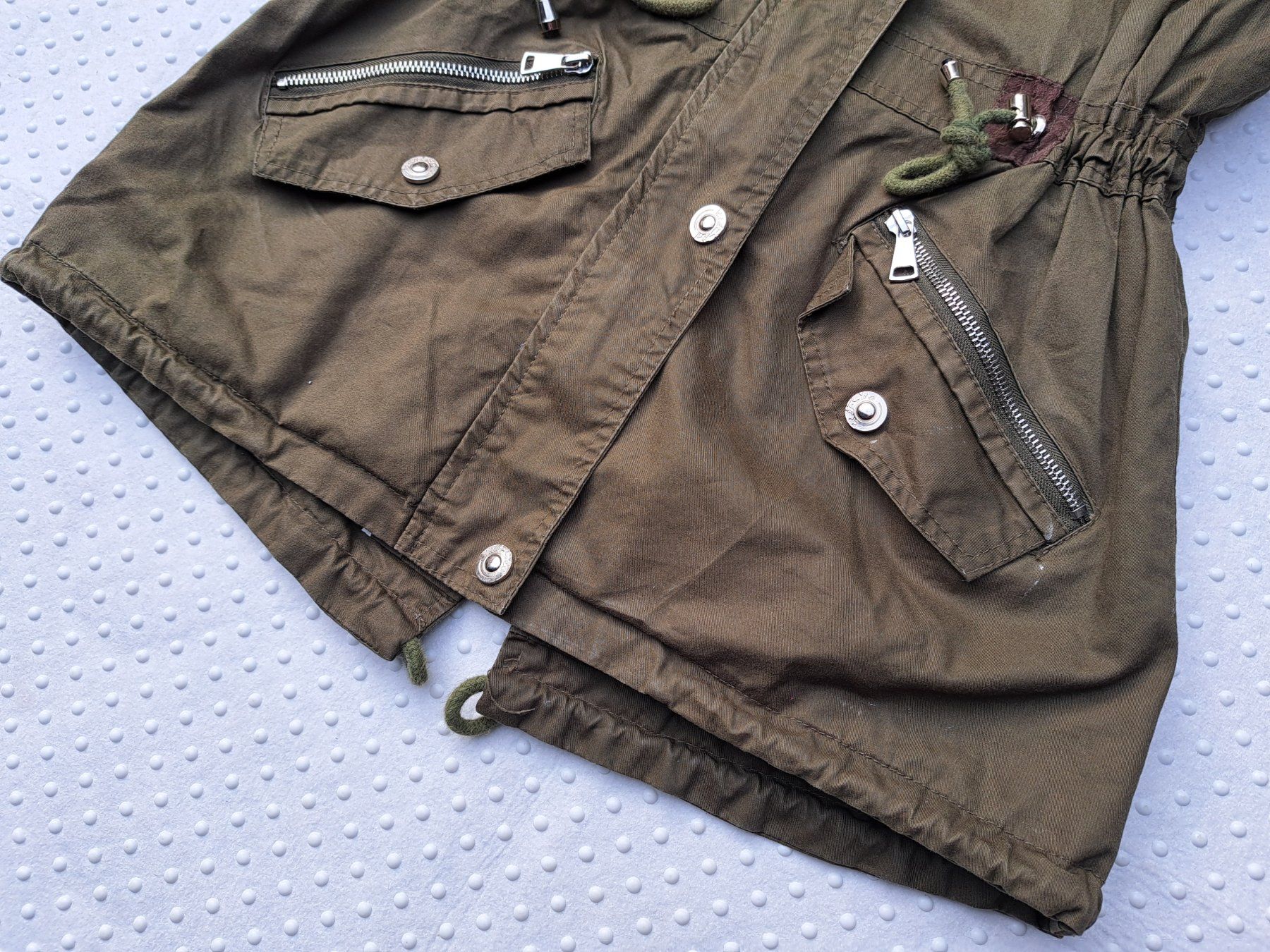 Giacche: Khaki Übergangsjacke mit Kapuze, Grösse XS – Usato da Gysenstein venduto da joshuas81 2
