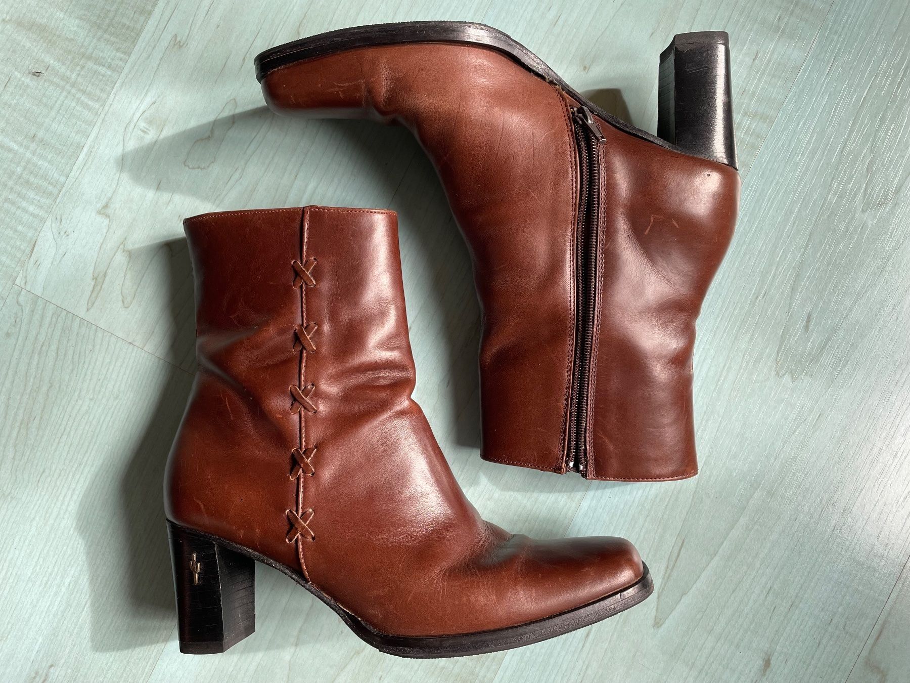 Scarpe da donna: Argentinische Stiefeletten Leder Gr 40 – Nuovo (secondo la descrizione) da Oberlunkhofen venduto da dreihaselnuesse 1