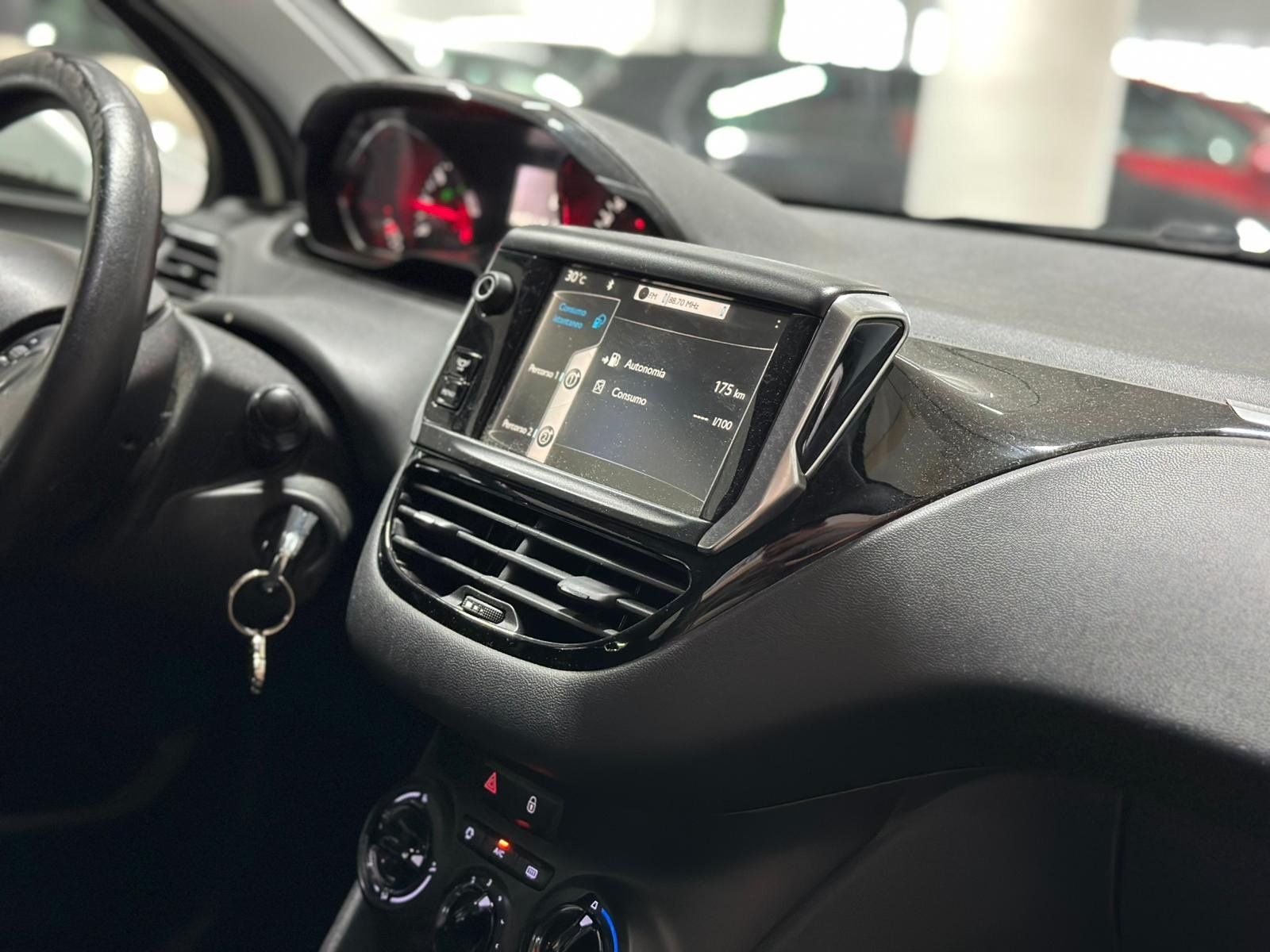Peugeot Autos: PEUGEOT 208 1.2 VTI Access – Gebraucht aus Aclens von sobacopeludo 5