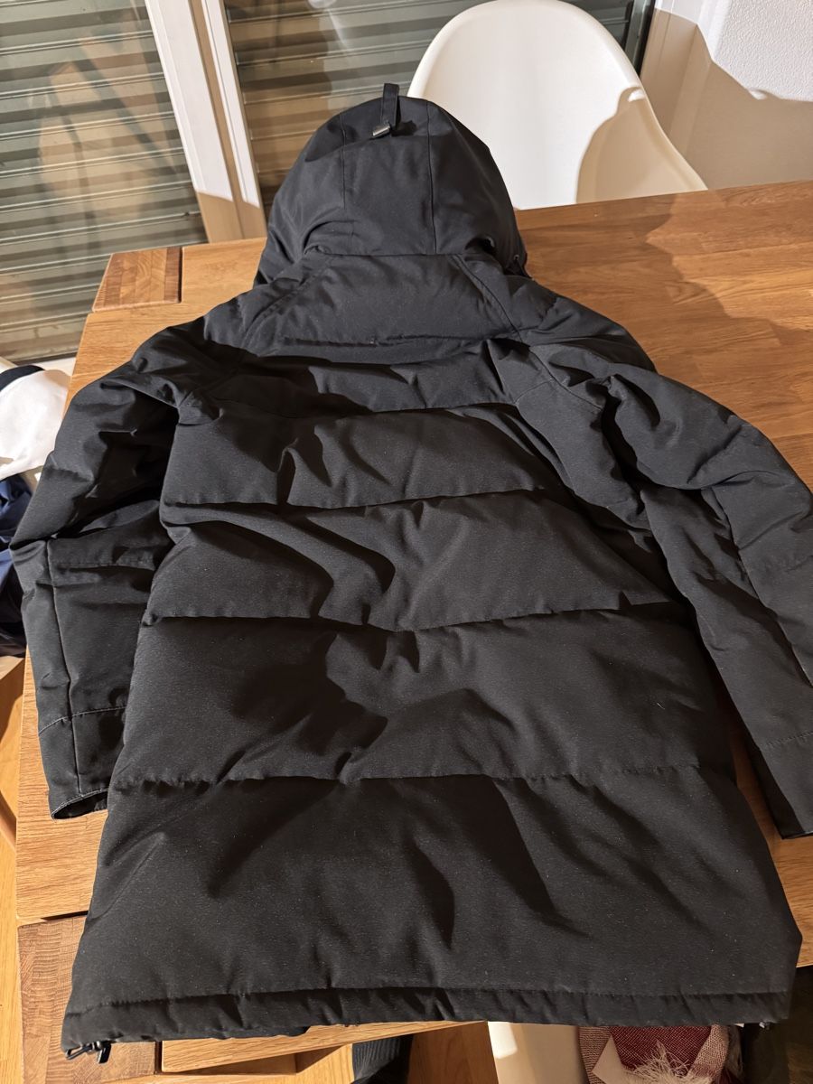 Canada Goose Giacche: Canada Goose Winterjacke Grösse S – Usato da Utzenstorf venduto da Mikaandri 3