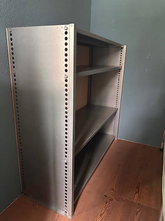 Scaffali: Original Unima Regale – Usato da Herisau venduto da Designreich 1