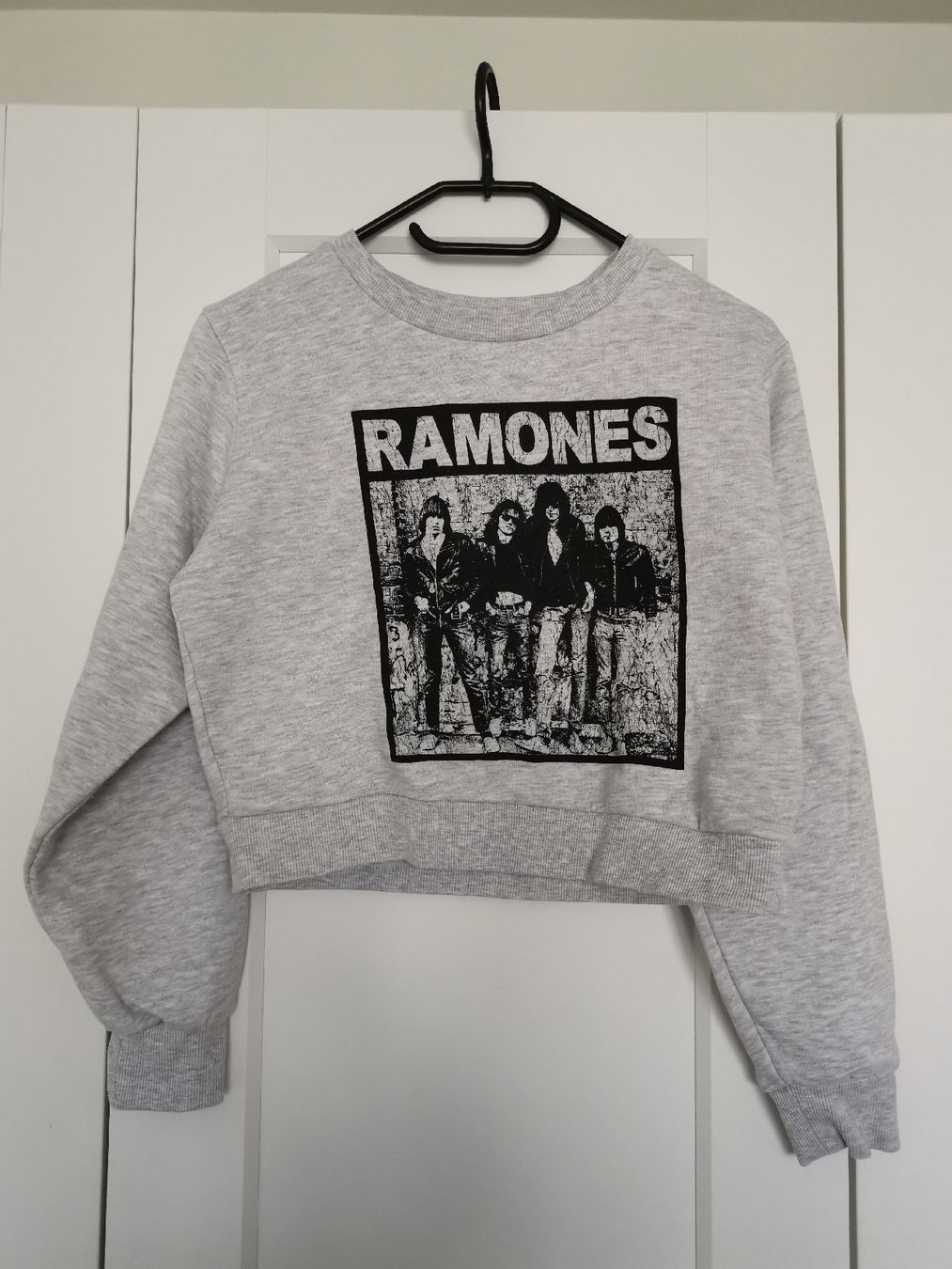 Maglioni & Felpe: Ramones-Pullover Bauchfrei – Usato da Zürich venduto da Immoertel