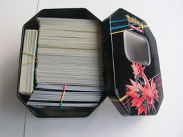 400Pokemonkarten aus allen Serien von SWSH