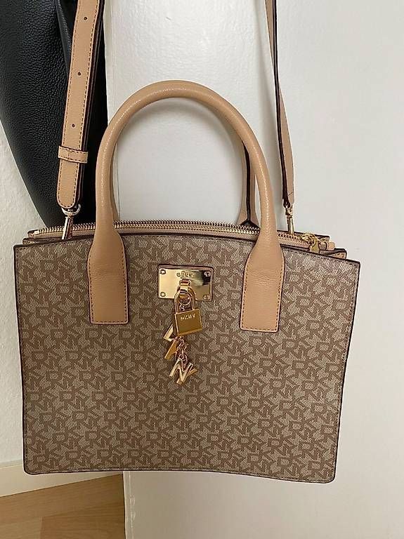 Borse da donna: DKNY Tasche – Usato da Basel venduto da tam_lw7z