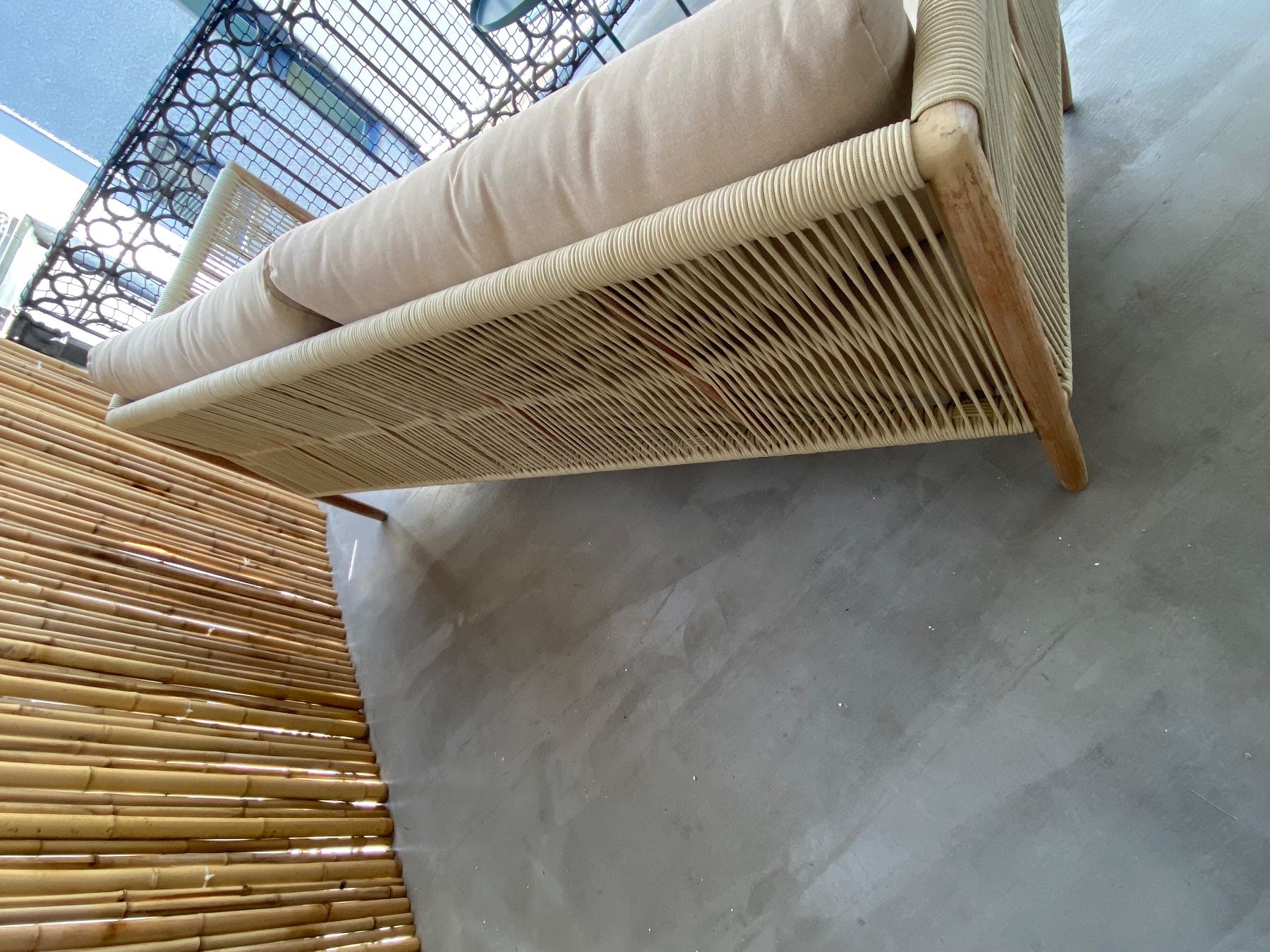 Livique Divani: Outdoor Sofa von Livique – Usato da Horgen venduto da Nathigruen 2