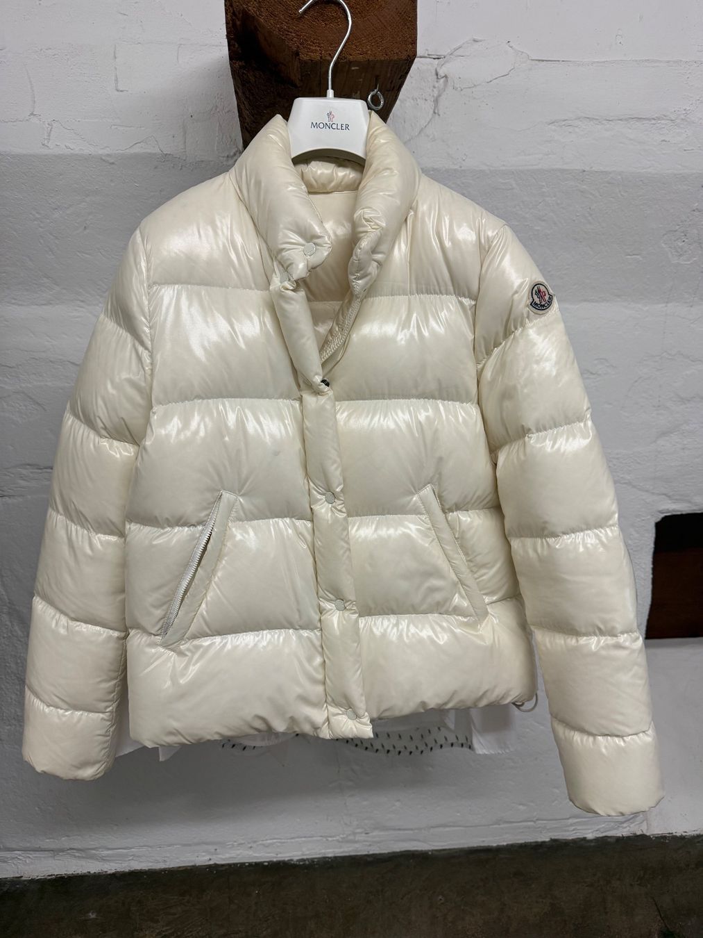 Moncler Giacche: Moncler Daunenjacke perlweiss – Usato da Lutzenberg venduto da Schatzkiste88 5