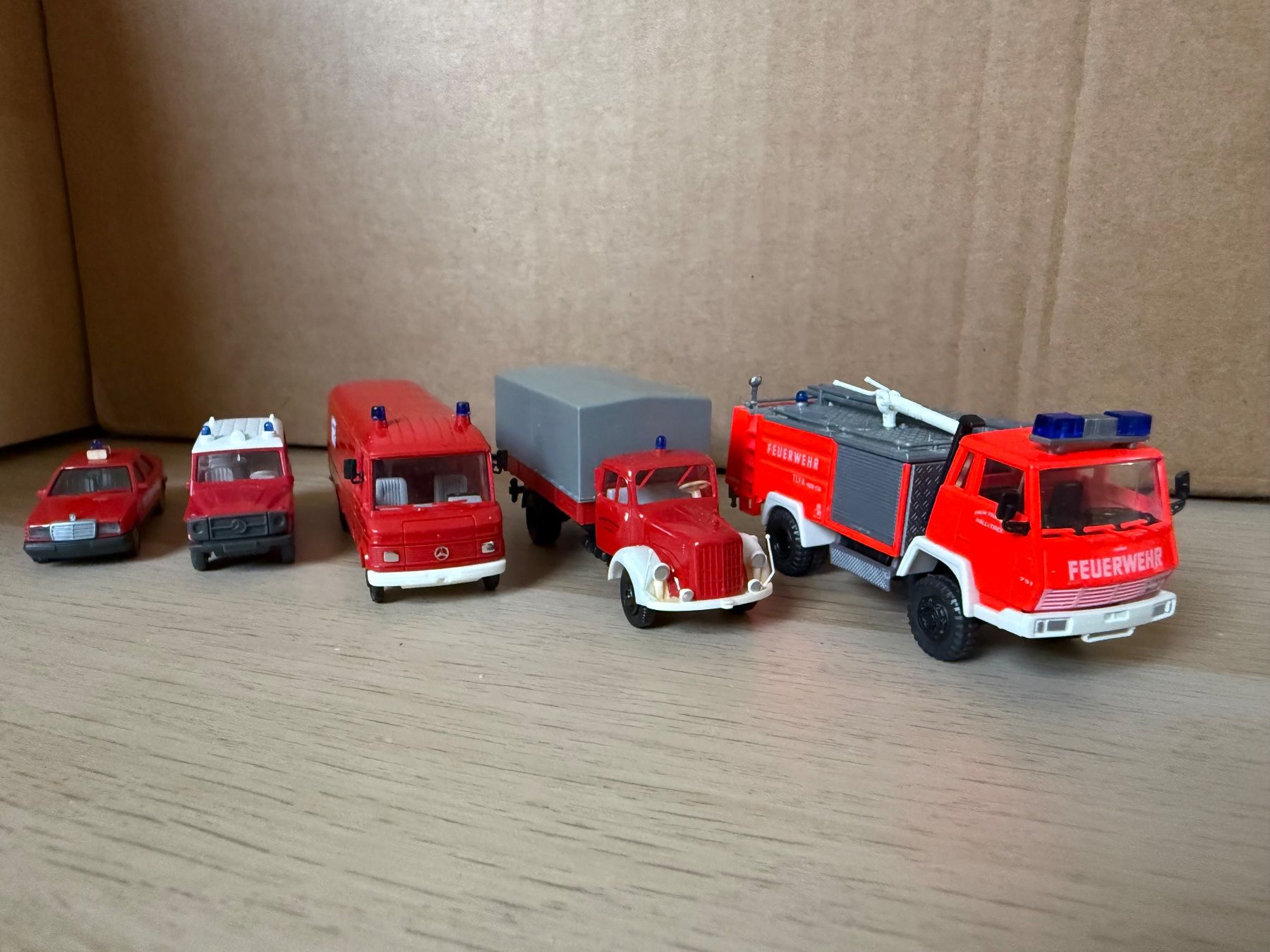 Brekina Kit di modellismo & Modellini statici: Lot 13 modèles pompiers 1/87 – Difettoso da Morrens VD venduto da YannD02