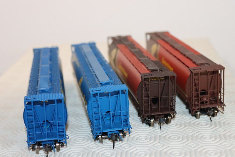 Modelleisenbahnen: 4 US Güterwagen ( 552 ) – Gebraucht aus Kerzers von Winu64 6