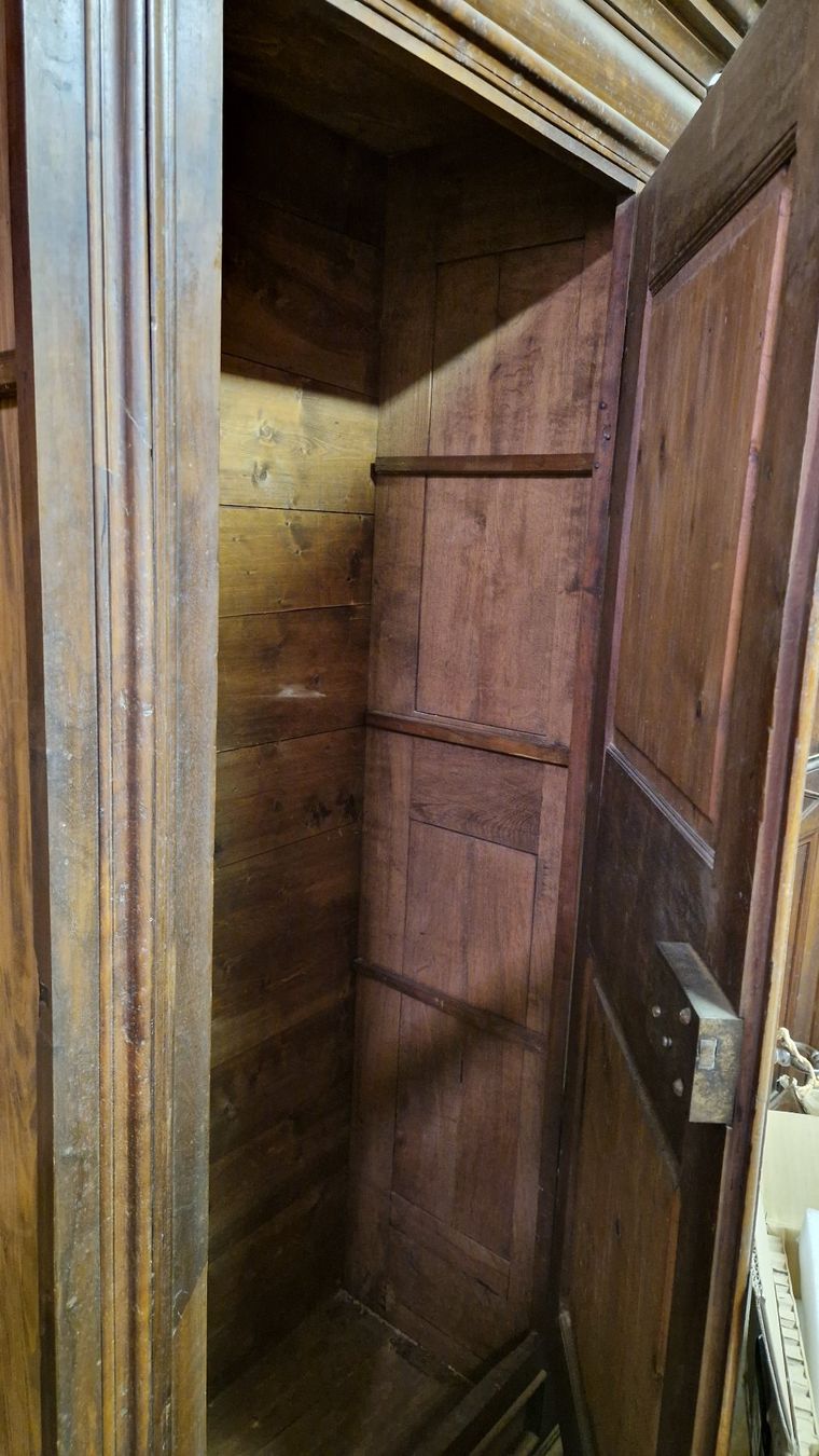 Armadi: Armoire ancienne non restaurée – Usato da Biel/Bienne venduto da r_dedo 4