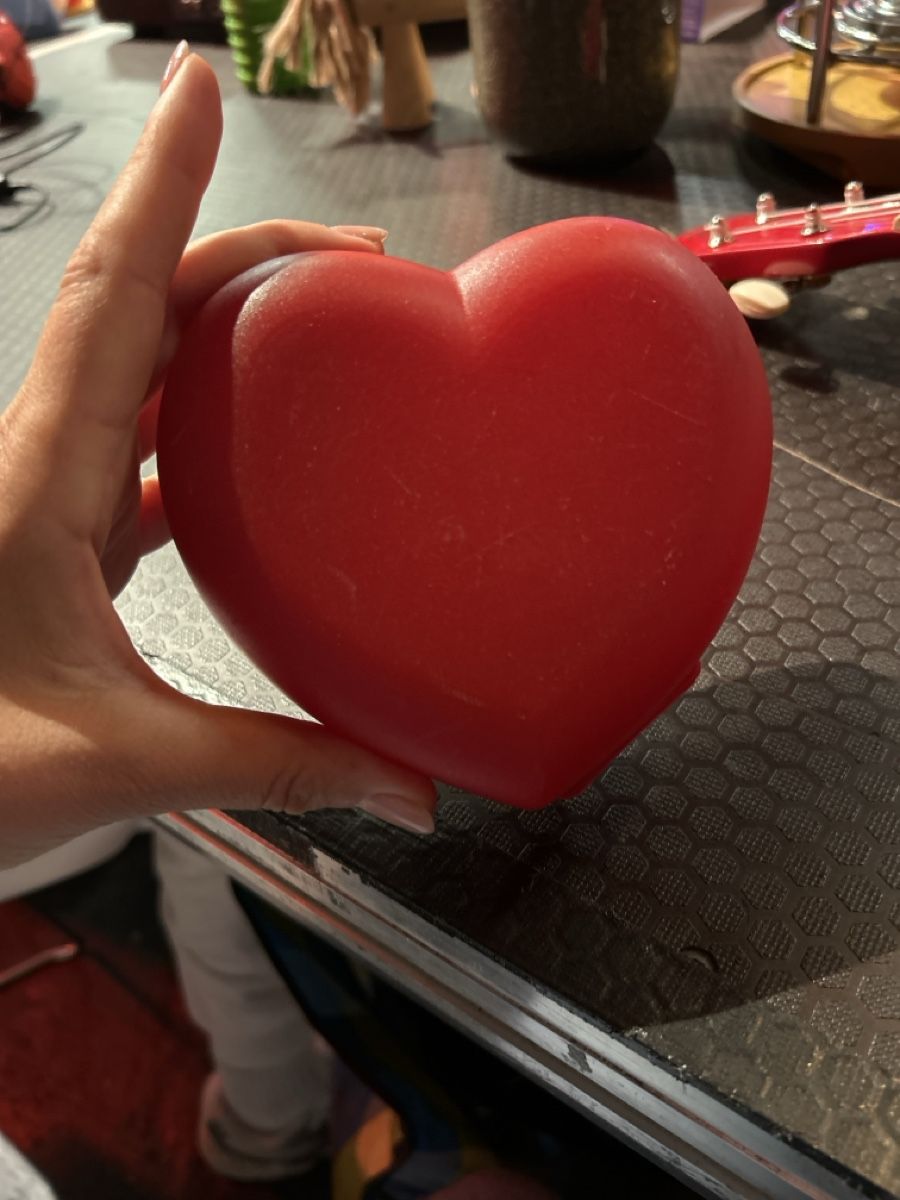 Tupperware Contenitori & Simili: Contenitore Tupperware a forma di cuore rosso usato – Usato da Neuchâtel venduto da sar_nqn7 1