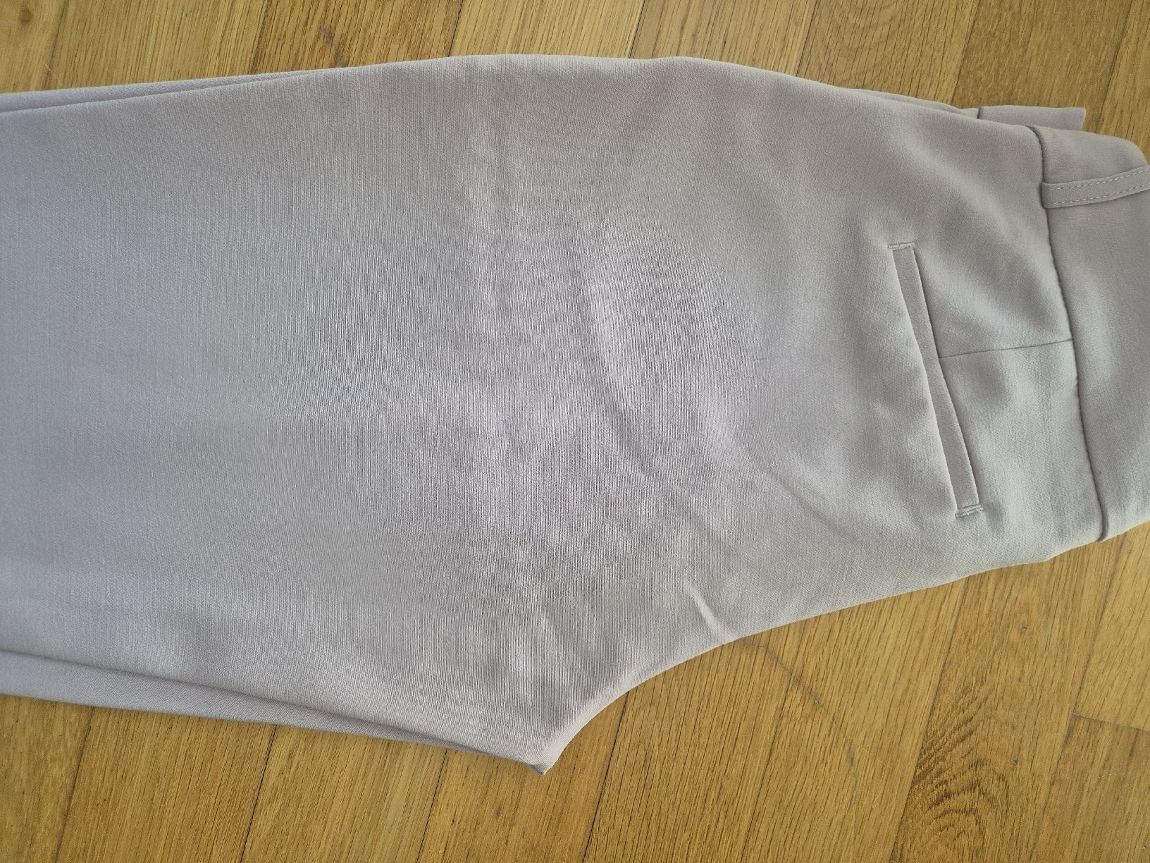 Hosen: Reserved Stoffhose, helllila, Gr. 36, Top Zustand – Gebraucht aus Zürich von mit_jz2x 2