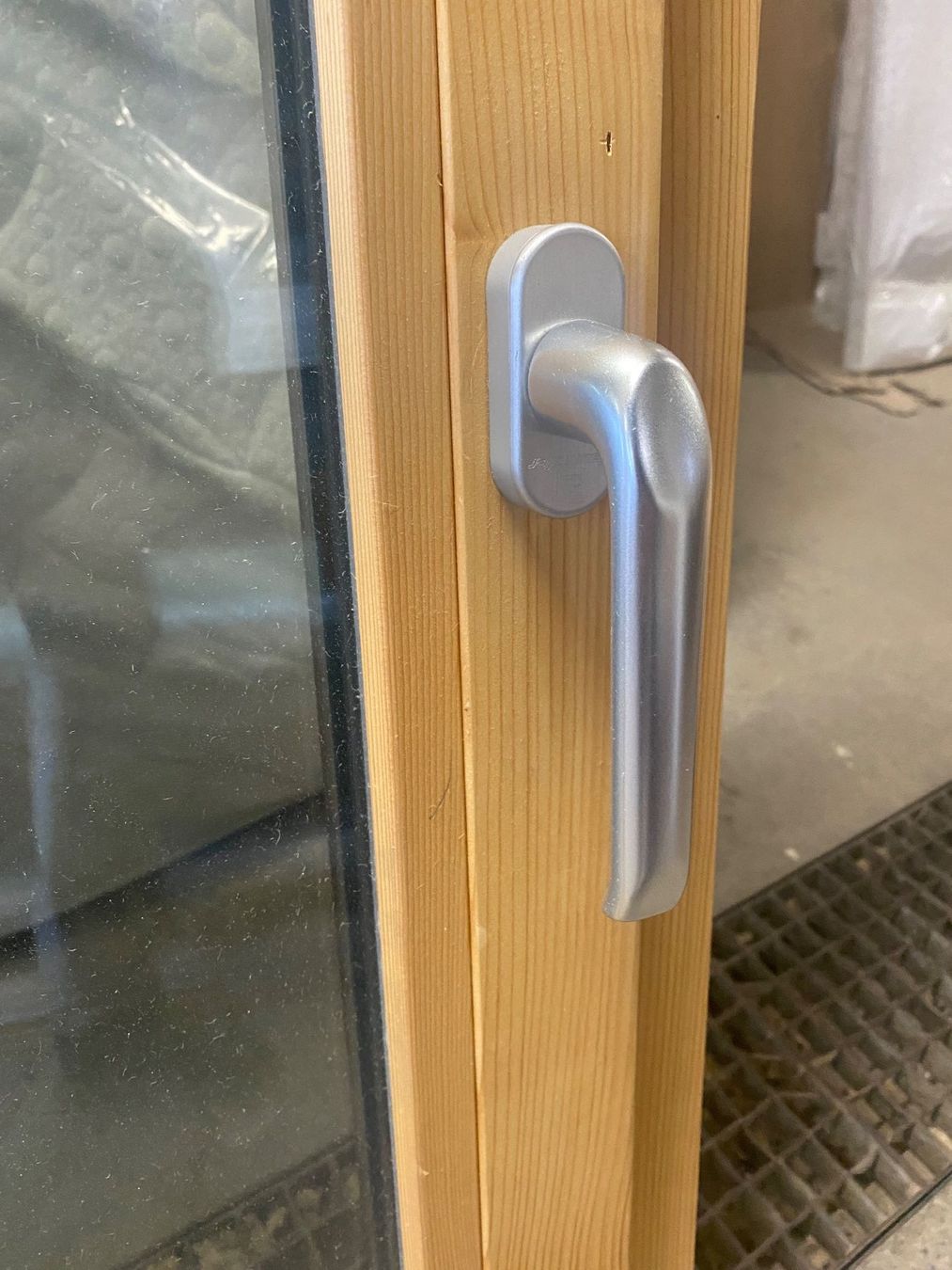 Fenster: Holz/Alufenster mit Griff – Gebraucht aus Bever von tke_d87f 1
