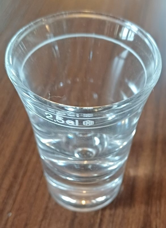Verres: 11 Stamperli / Schnapsglaesli mit Eichstrich 2.5 cl – D'occasion à Flaach par ker_6ml7 1