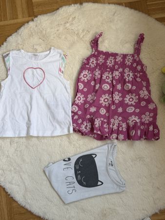 Lot de 2 T-shirts et une robe d'été, taille 92