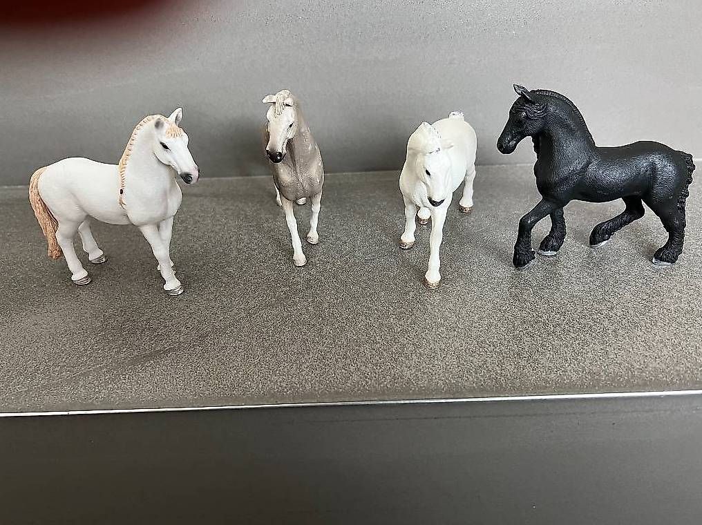 Schleich Giocattoli: Pferde Schleich - NEU – Nuovo (secondo la descrizione) da Oberrohrdorf venduto da Augustus5