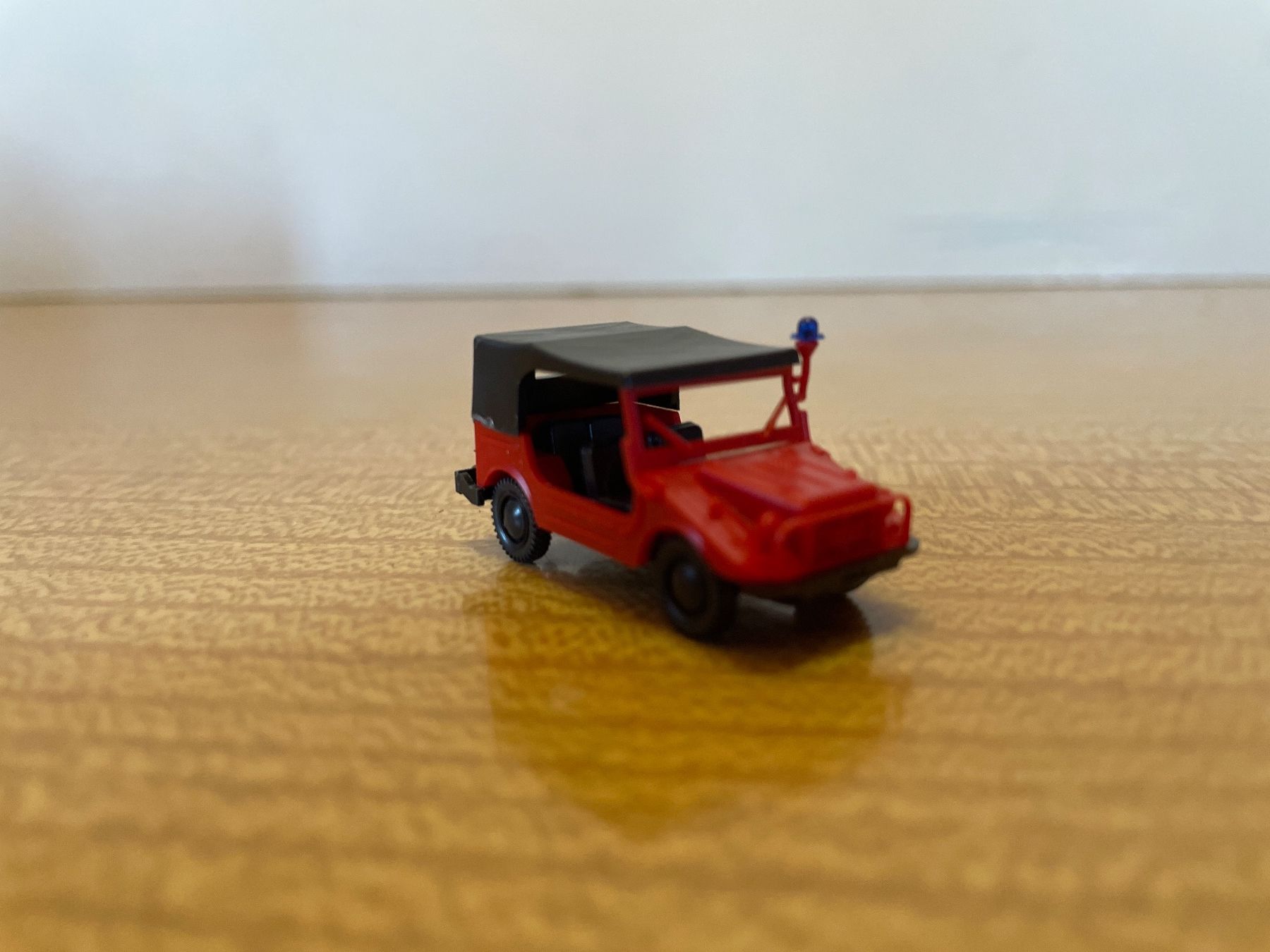 Roco Modellini di ferrovie: Roco Rotes Miniaturauto – Usato da Suhr venduto da Daneli7
