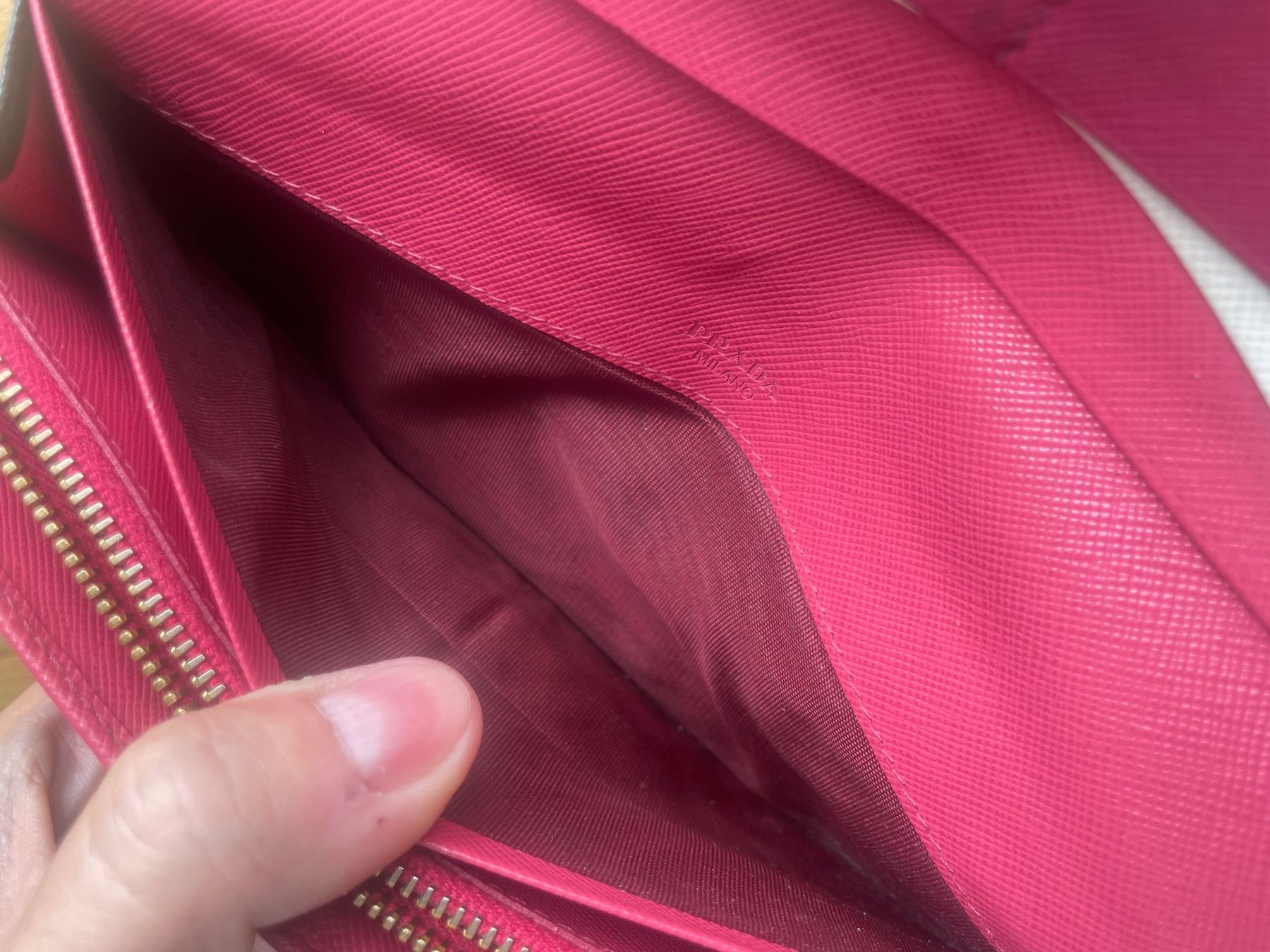 Prada Portamonete: Prada Portmonee schwarz pink – Usato da Zürich venduto da mar_y97k 5