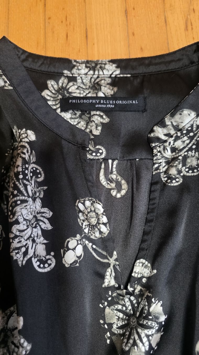 Camicette: Philosophy Blues Original Bluse schwarz Blumenmuster – Usato da Chur venduto da sisu